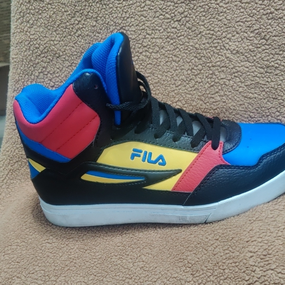 Fila Black & Blue High‑Top Sneakers – Like New – Athletic Streetwear Style